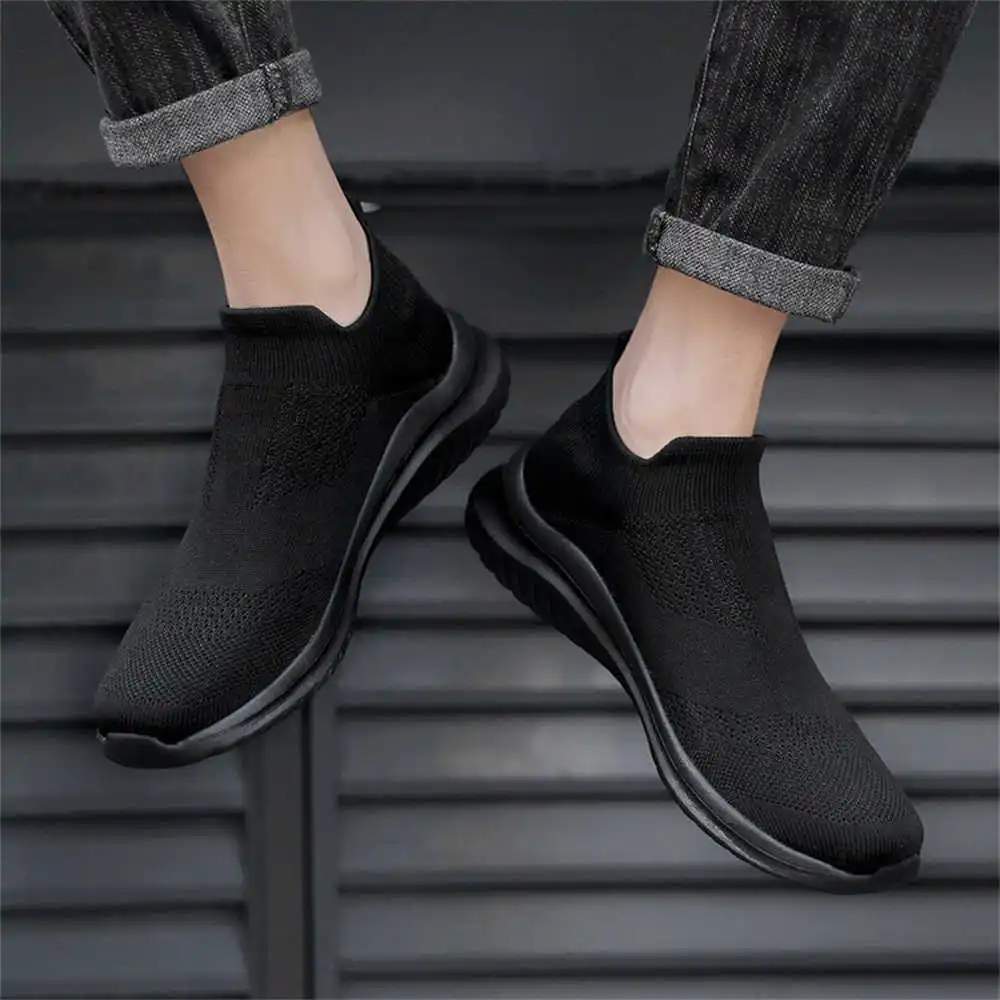 Travel Accessories Gift Ideas - Sepatu olahraga pria, krem lembut baru